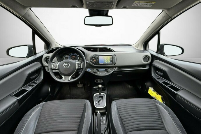 toyota-yaris-elektrisitetbensin-2016-big-37