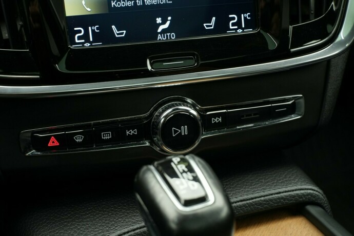 volvo-v90-diesel-2018-big-48