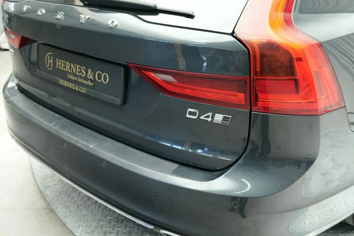 volvo-v90-diesel-2018-big-15