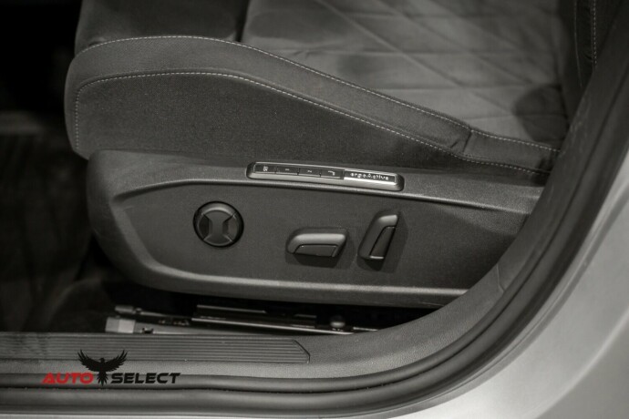 volkswagen-golf-viii-elektrisitetbensin-2021-big-13