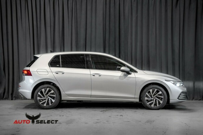 volkswagen-golf-viii-elektrisitetbensin-2021-big-16