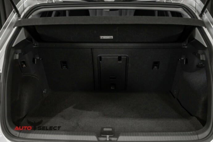 volkswagen-golf-viii-elektrisitetbensin-2021-big-45