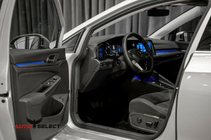 volkswagen-golf-viii-elektrisitetbensin-2021-big-11
