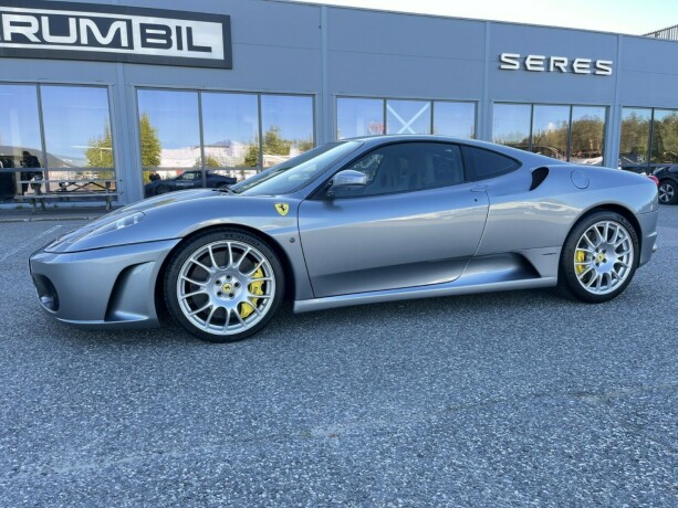 ferrari-430-bensin-2005-big-0