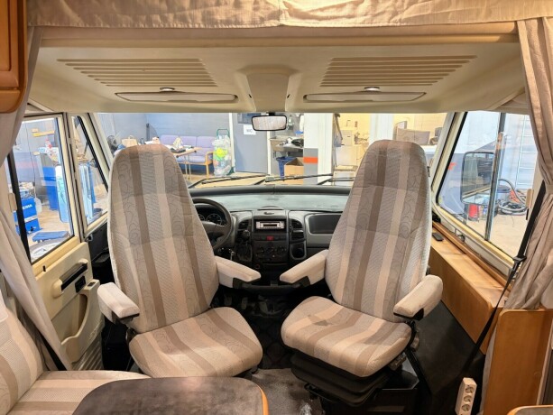 hymer-b644-28-jtd-127hk-turbo-tverrstilt-senkeseng-god-nyttelast-truma-kombi-tilstandsrapport-diesel-2003-big-26