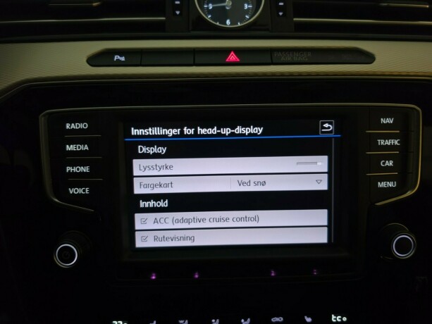 volkswagen-passat-plug-in-petrol-2017-big-34
