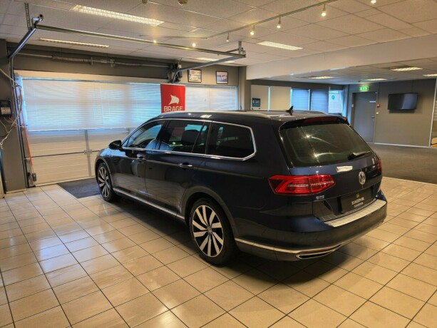 volkswagen-passat-plug-in-petrol-2017-big-6