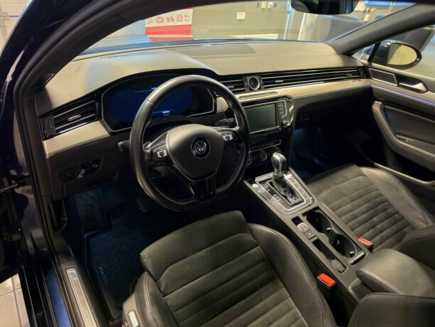 volkswagen-passat-plug-in-petrol-2017-big-19