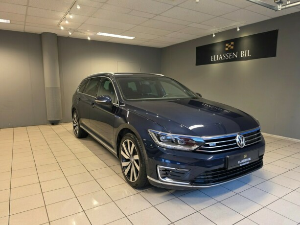 volkswagen-passat-plug-in-petrol-2017-big-9