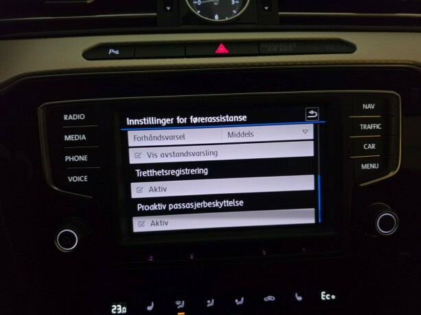 volkswagen-passat-plug-in-petrol-2017-big-32