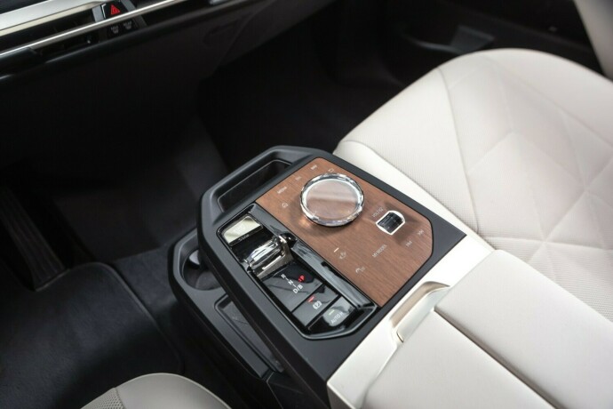 bmw-ix-elektrisitet-2023-big-19