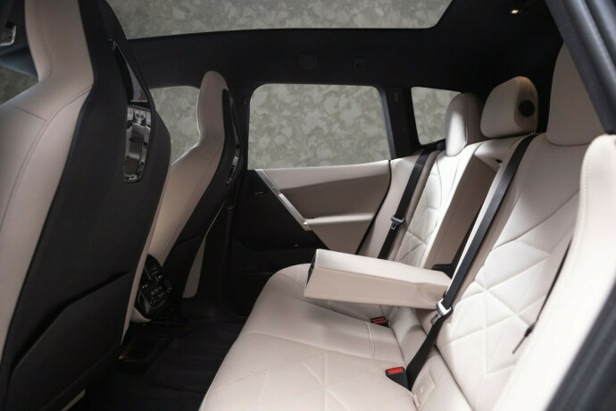 bmw-ix-elektrisitet-2023-big-26