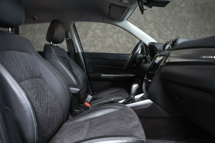 suzuki-vitara-elektrisitetbensin-2021-big-27
