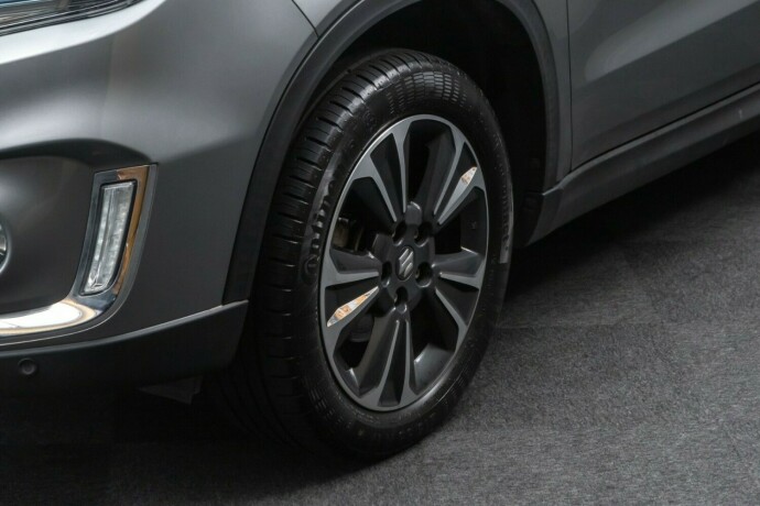 suzuki-vitara-elektrisitetbensin-2021-big-4