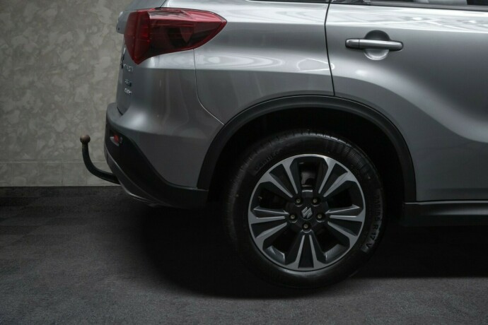 suzuki-vitara-elektrisitetbensin-2021-big-9