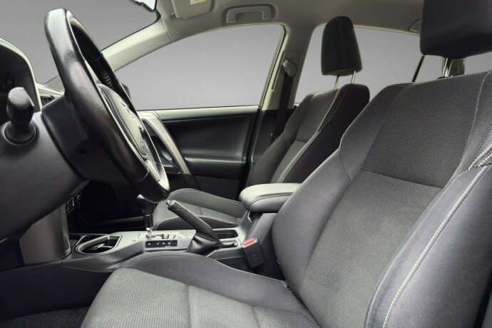 toyota-rav4-elektrisitetbensin-2016-big-6