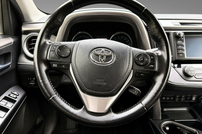 toyota-rav4-elektrisitetbensin-2016-big-9