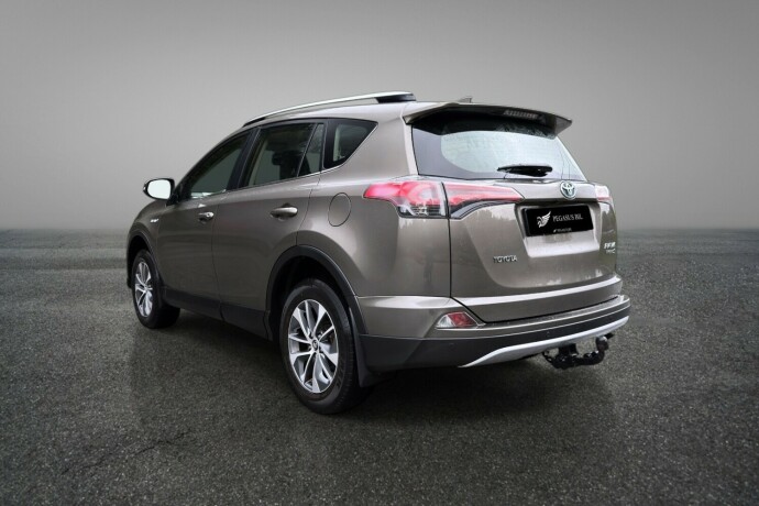 toyota-rav4-elektrisitetbensin-2016-big-5