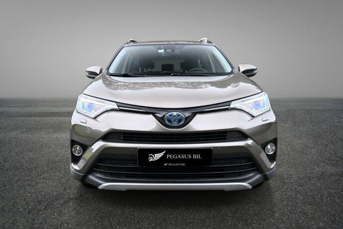 toyota-rav4-elektrisitetbensin-2016-big-1