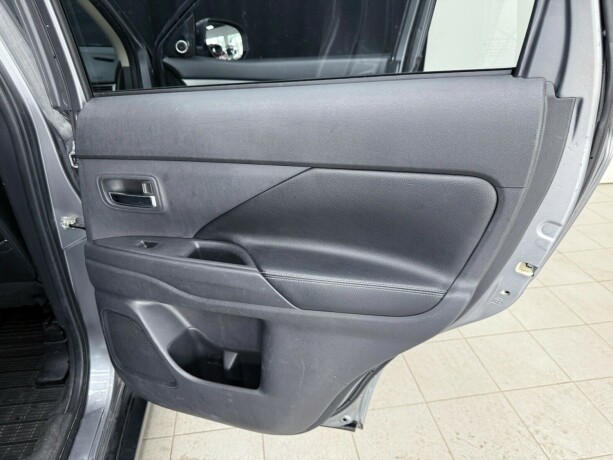 mitsubishi-outlander-diesel-2014-big-27