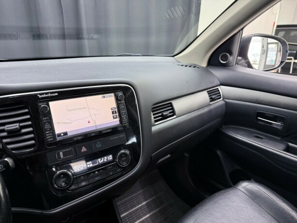 mitsubishi-outlander-diesel-2014-big-23