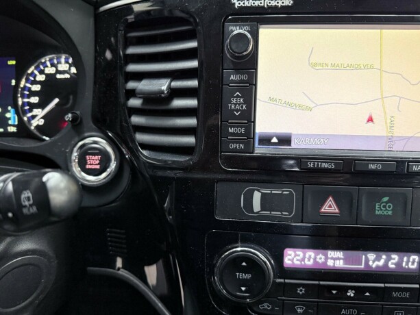 mitsubishi-outlander-diesel-2014-big-18