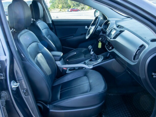 kia-sportage-bensin-2015-big-44