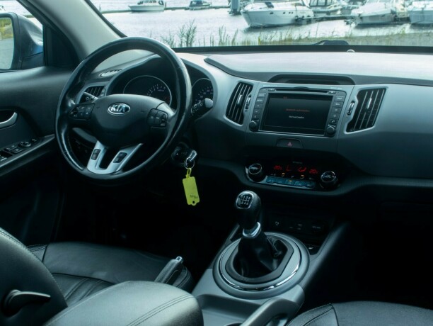 kia-sportage-bensin-2015-big-17