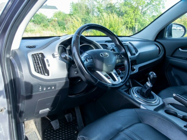 kia-sportage-bensin-2015-big-37