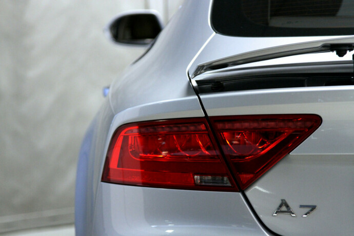 audi-a7-diesel-2011-big-30