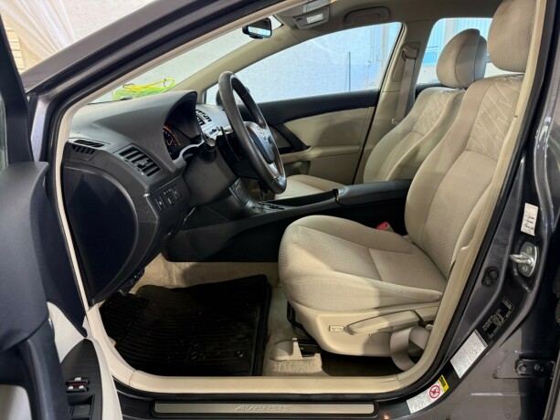 toyota-avensis-diesel-2010-big-27