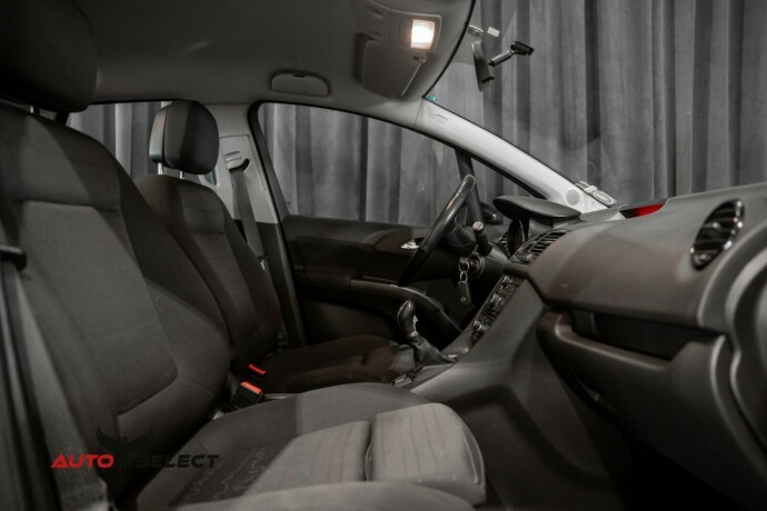 opel-meriva-diesel-2012-big-15
