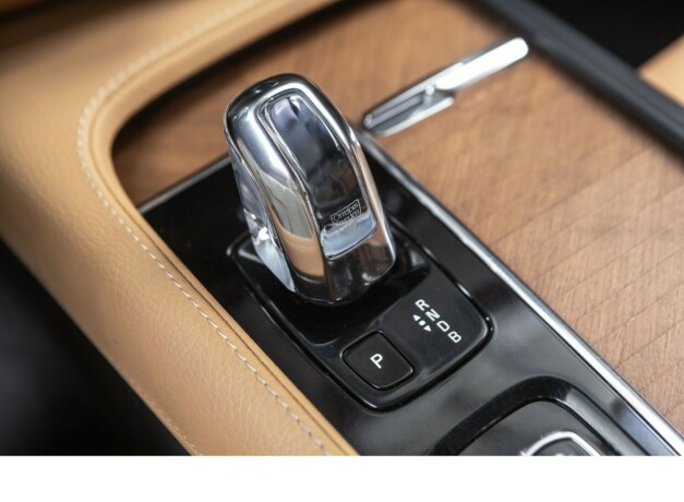 volvo-xc-90-elektrisitetbensin-2018-big-22