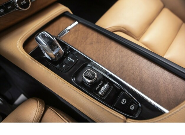 volvo-xc-90-elektrisitetbensin-2018-big-21
