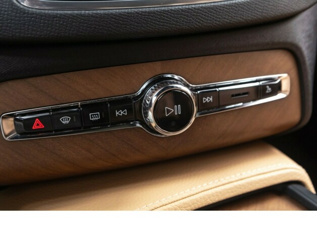 volvo-xc-90-elektrisitetbensin-2018-big-20
