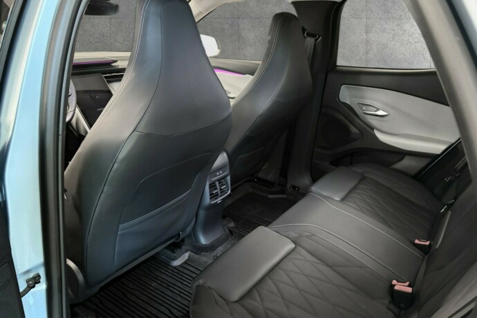 ford-explorer-elektrisitet-2025-big-13