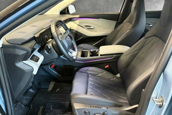 ford-explorer-elektrisitet-2025-big-12
