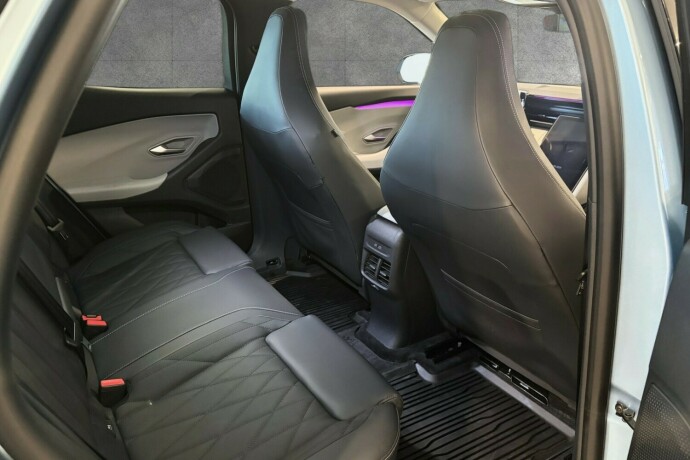 ford-explorer-elektrisitet-2025-big-15