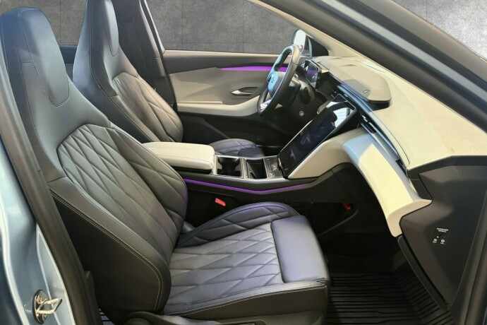 ford-explorer-elektrisitet-2025-big-19