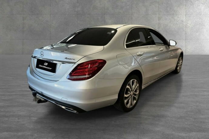 mercedes-benz-c200-bensin-2017-big-5