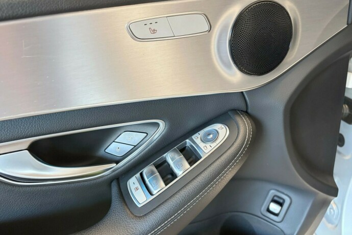 mercedes-benz-c200-bensin-2017-big-23