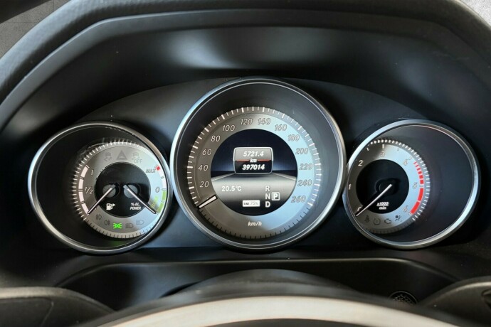 mercedes-benz-300-elektrisitetdiesel-2014-big-20