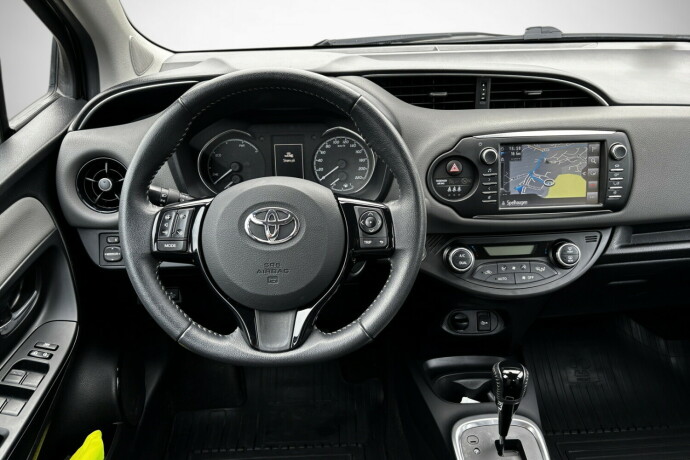 toyota-yaris-elektrisitetbensin-2018-big-26