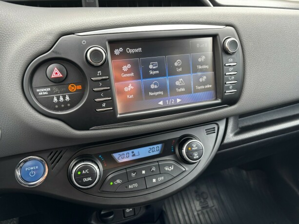 toyota-yaris-elektrisitetbensin-2018-big-22