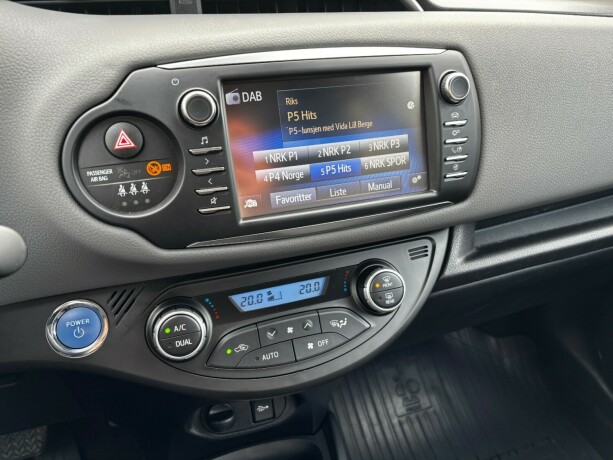toyota-yaris-elektrisitetbensin-2018-big-18