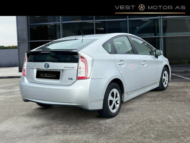 toyota-prius-elektrisitetbensin-2013-big-7