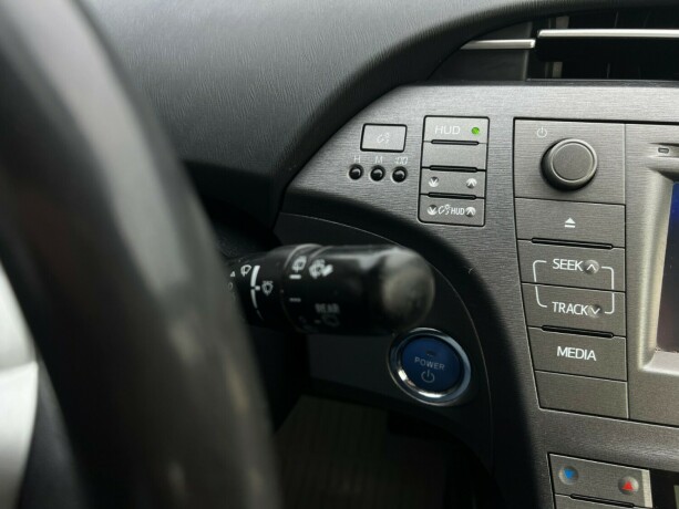 toyota-prius-elektrisitetbensin-2013-big-20