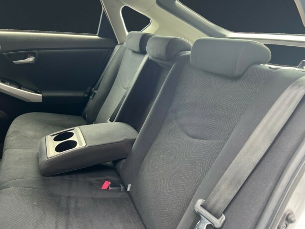 toyota-prius-elektrisitetbensin-2013-big-12