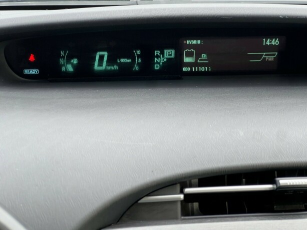 toyota-prius-elektrisitetbensin-2013-big-24