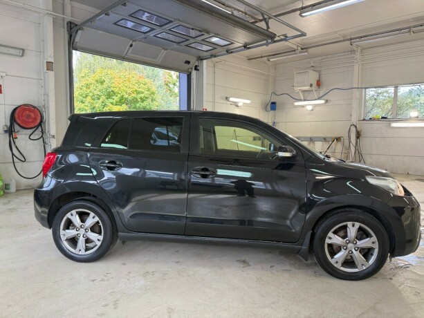 toyota-urban-cruiser-bensin-2012-big-6